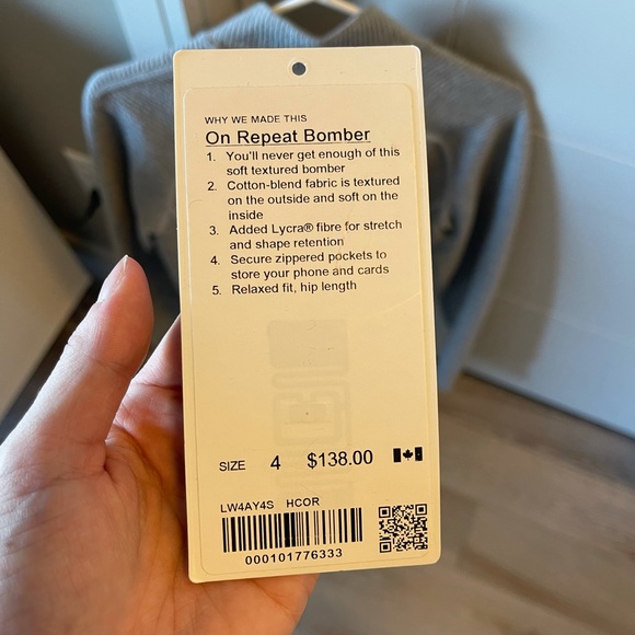 On repeat bomber lululemon - Picture 10 of 12